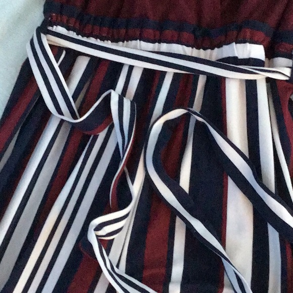 🌸Cute burgundy artsy jumpsuit ✨ - Picture 5 of 6